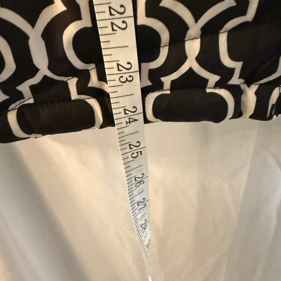 Lands' End Black and White Patterned puffer vest size 10-12 - Picture 4 of 8